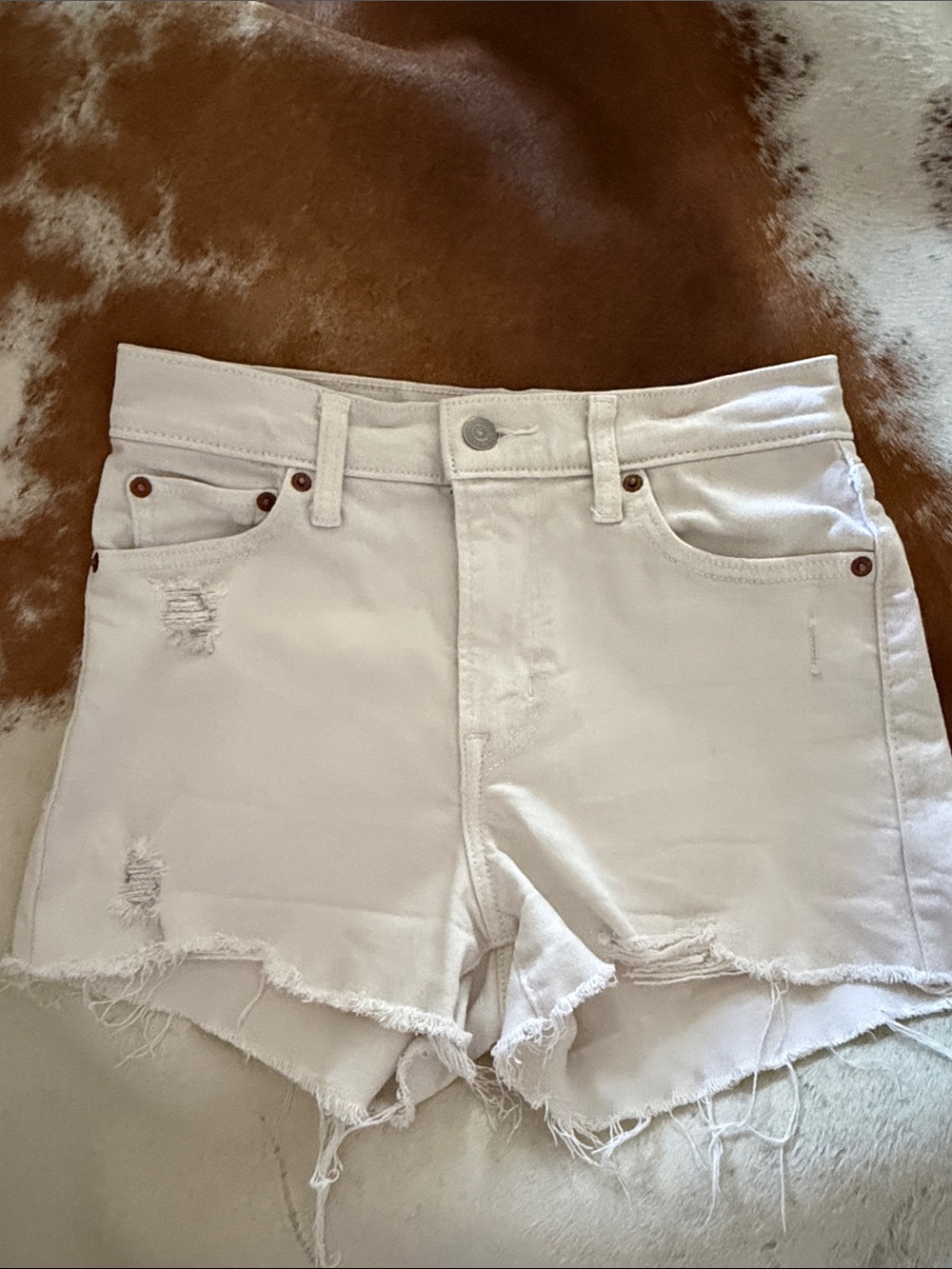 Levi's White Denim Cutoff Shorts - Picture 5 of 9